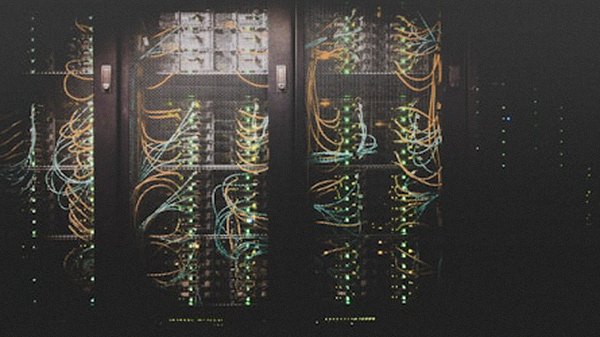 笔记本电脑屏幕上显示快连VPN客户端连接成功的界面，状态显示为已连接且速度极佳